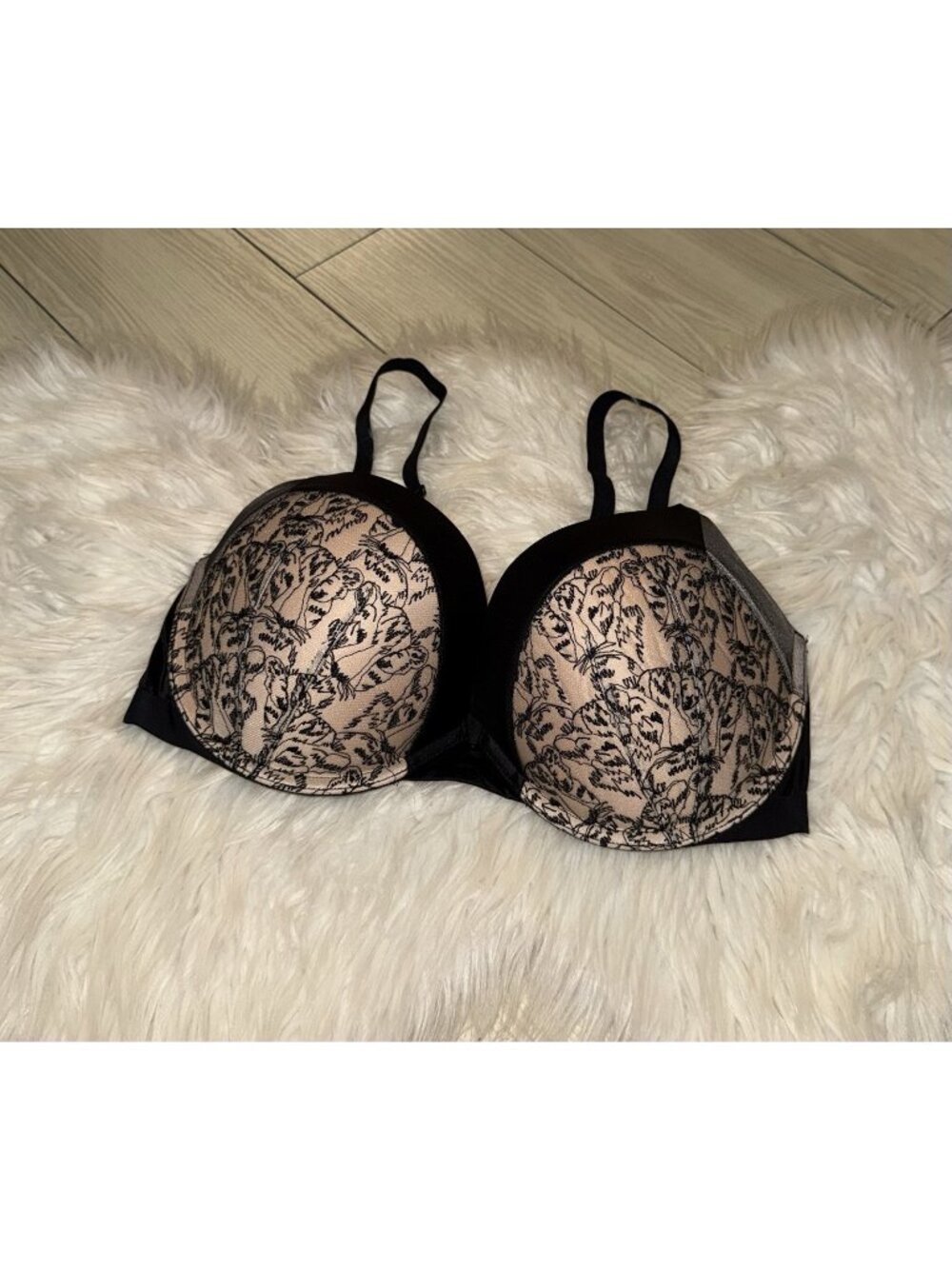 Victorias Secret Very Sexy Push Up Bra Caged Padded Lace UW Womens 36DD Black